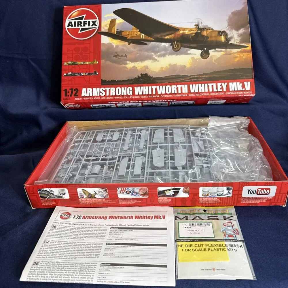 Airfix 1/72 Armstrong Whitworth Whitley Mk.V Plastic Model Kit A08016 - Picture 2 of 3